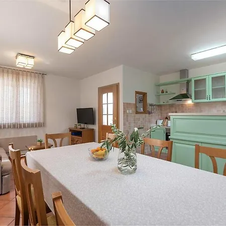 Haus Tone Vikendica Skopljak
